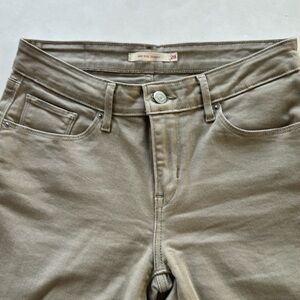 Levi’s mid rise skinnies